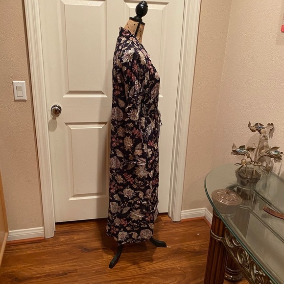 Floral printed collared midi dress with ti… - Picture 3 of 11